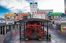 Giordanos Patio